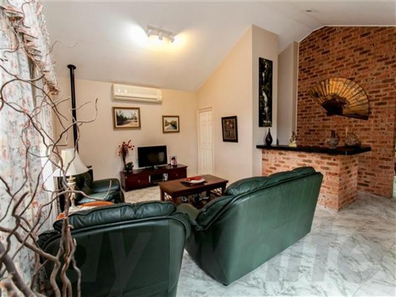 14 Stewart Place, Glenmore Park NSW 2745