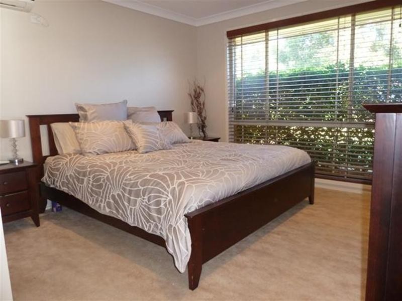 8 Thornbill Crescent, Glenmore Park NSW 2745