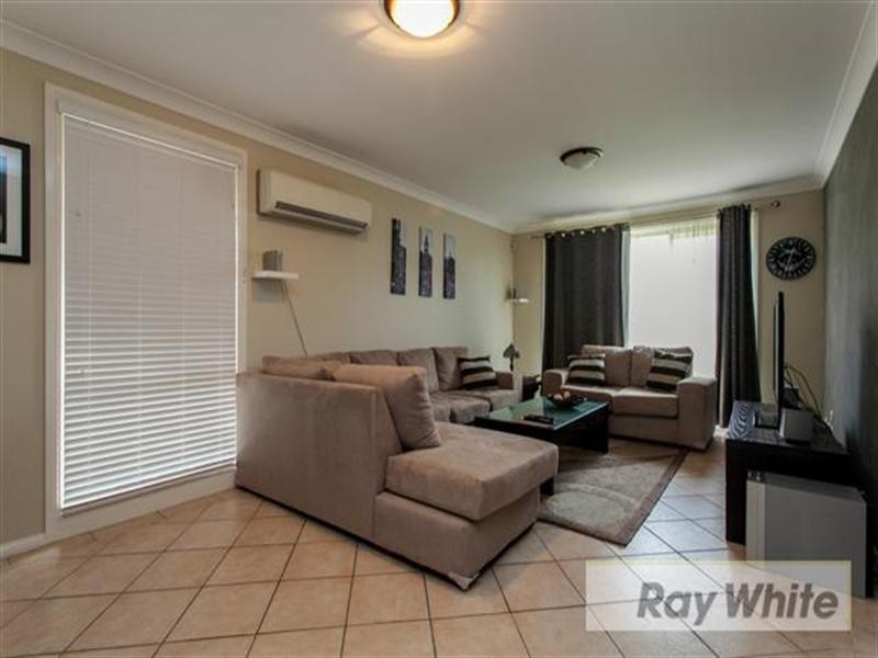 8 Brady Place, Glenmore Park NSW 2745