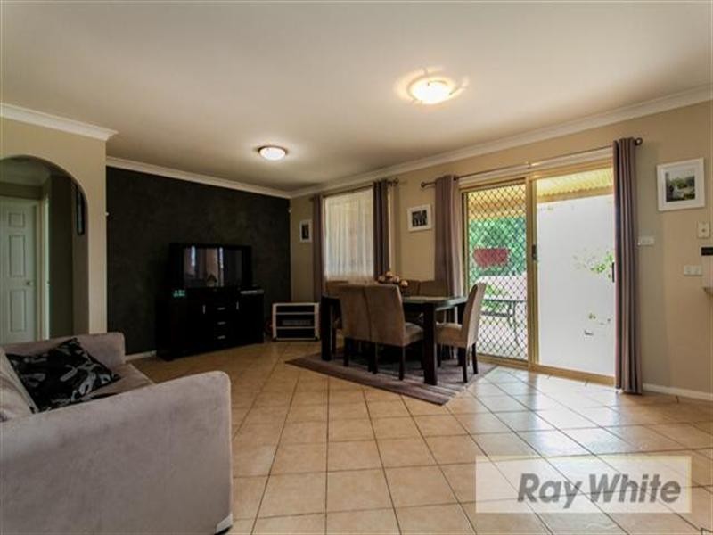 8 Brady Place, Glenmore Park NSW 2745