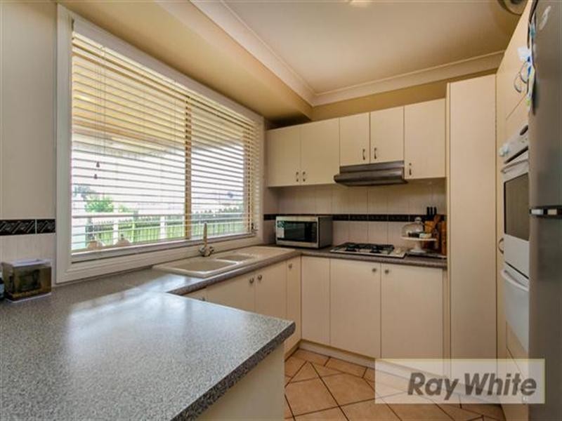 8 Brady Place, Glenmore Park NSW 2745