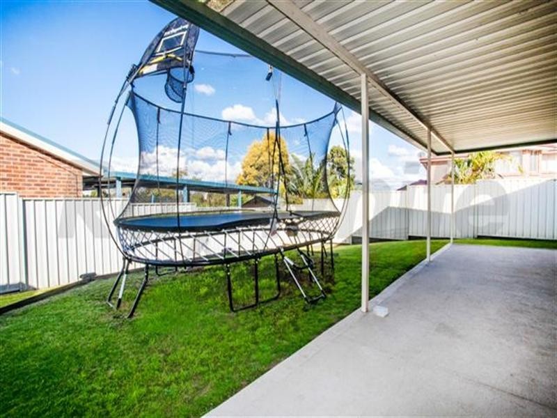 33 Yuroka Street, Glenmore Park NSW 2745