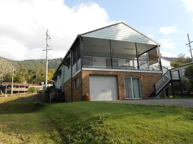 28 King Street, Somerset Dam QLD 4312