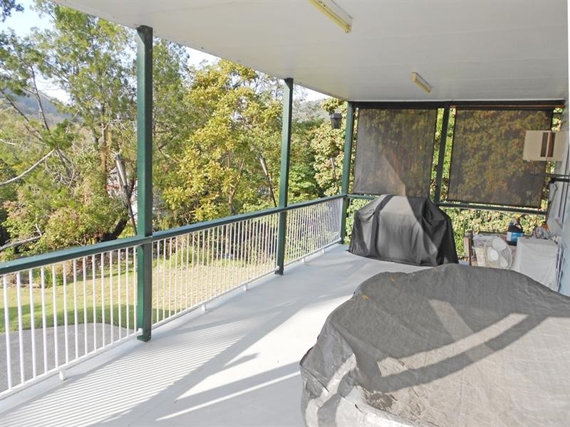 28 King Street, Somerset Dam QLD 4312