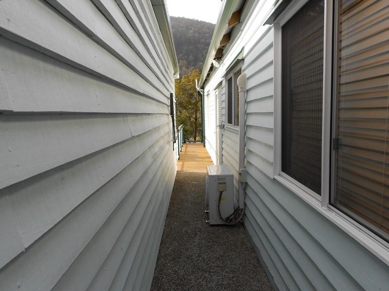 28 King Street, Somerset Dam QLD 4312