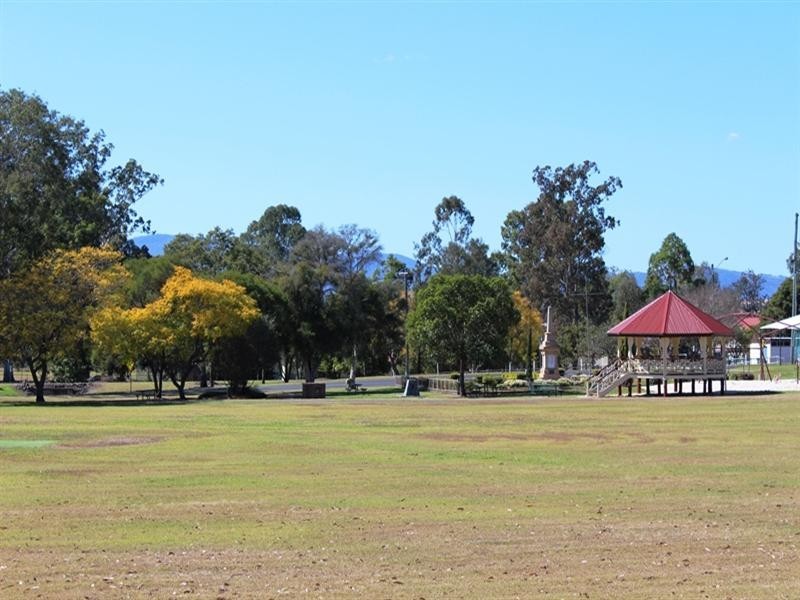 6 Mangerton Street, Toogoolawah QLD 4313