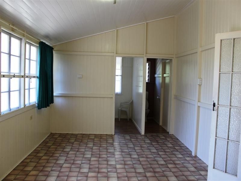 6 Mangerton Street, Toogoolawah QLD 4313