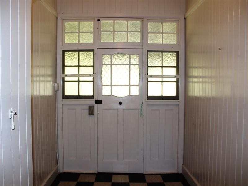 6 Mangerton Street, Toogoolawah QLD 4313