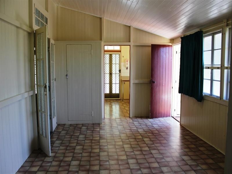 6 Mangerton Street, Toogoolawah QLD 4313