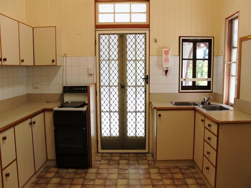 6 Mangerton Street, Toogoolawah QLD 4313