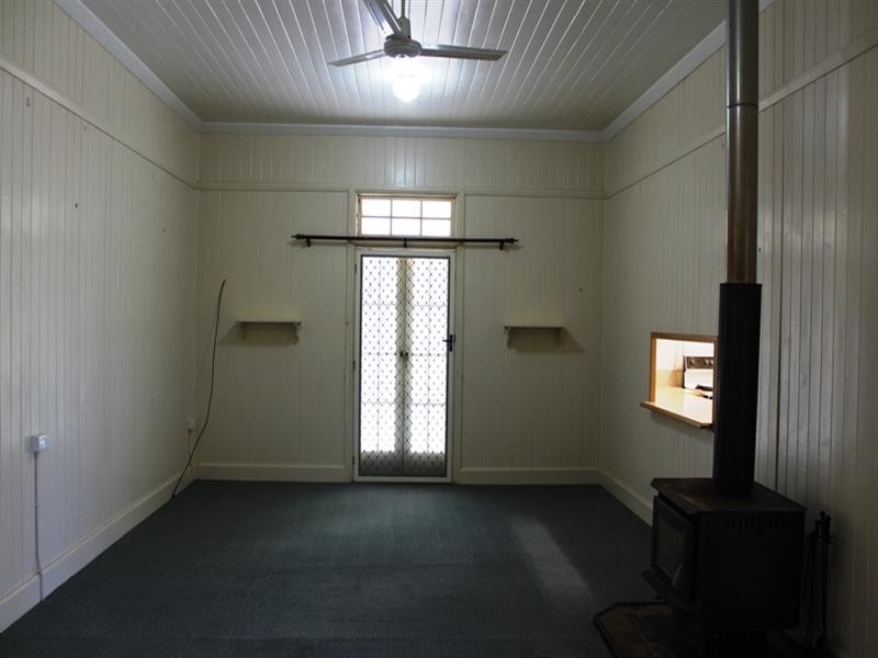 6 Mangerton Street, Toogoolawah QLD 4313