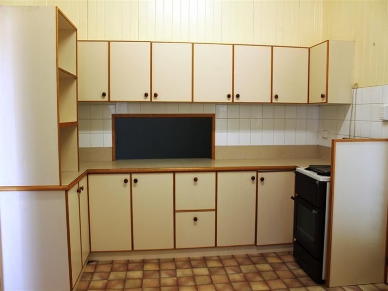 6 Mangerton Street, Toogoolawah QLD 4313