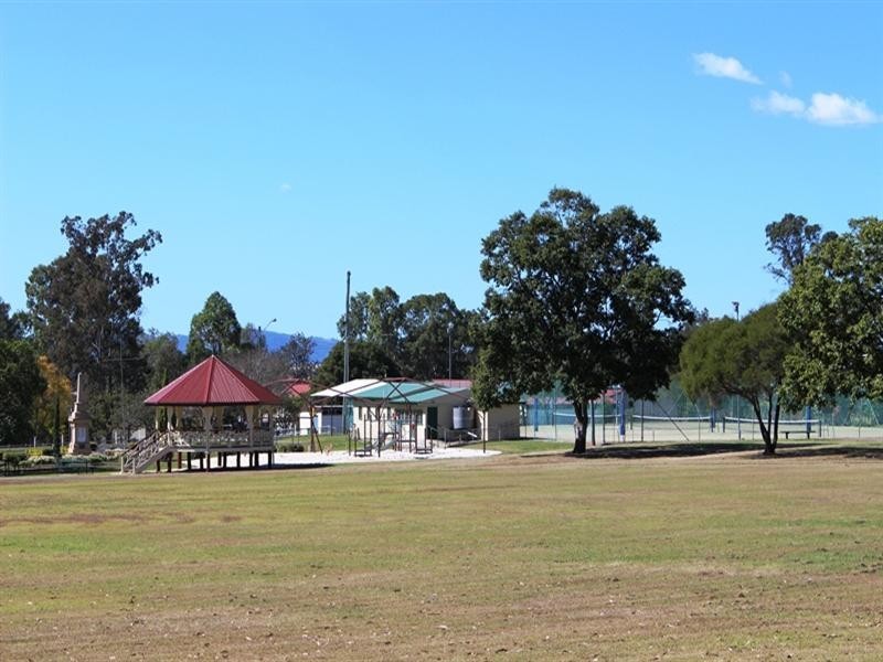 8 Mangerton Street, Toogoolawah QLD 4313