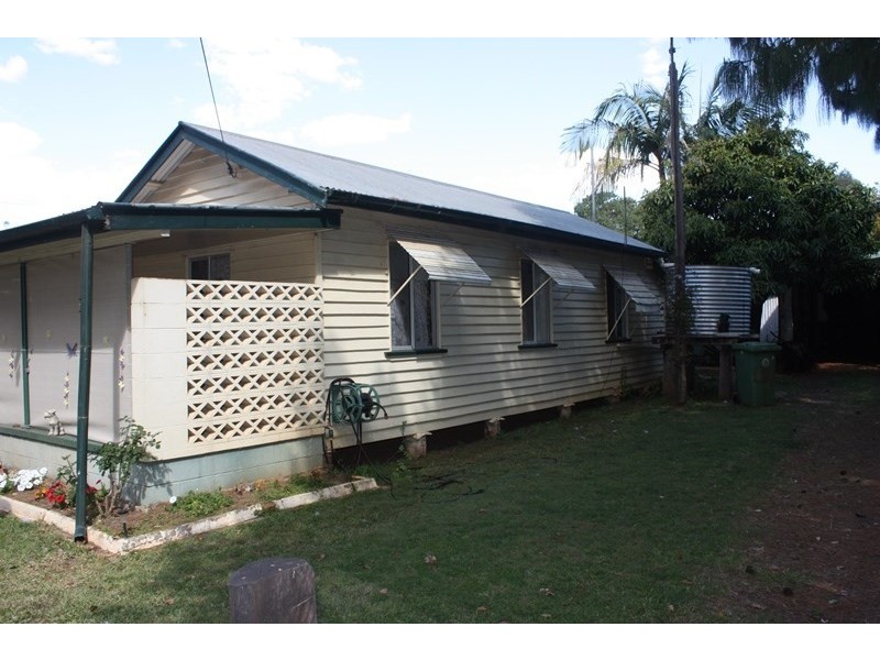 15 Margaret, Blackbutt QLD 4306
