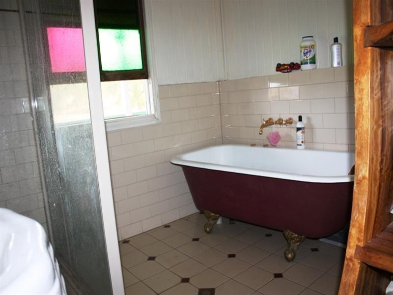 8499 D’Aguilar Highway, Moore QLD 4306