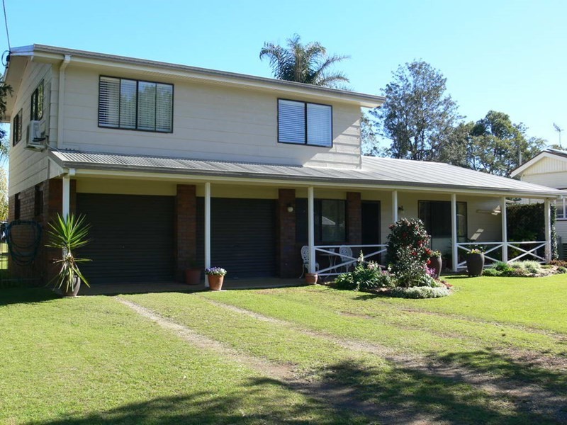 16 Adelaide Street, Esk QLD 4312