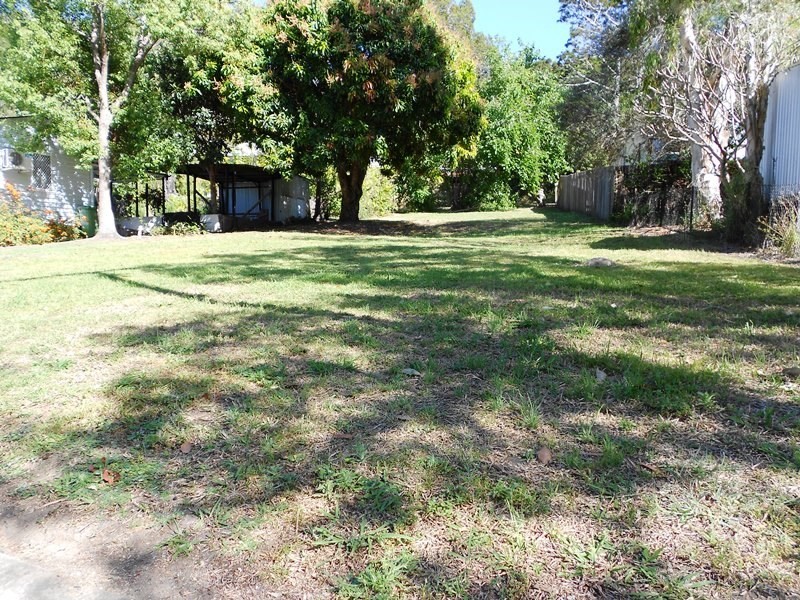 5 Edward Street, Somerset Dam QLD 4312