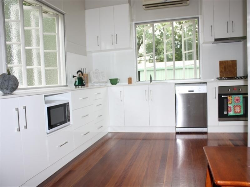 60 Dingyarra Street, Toogoolawah QLD 4313