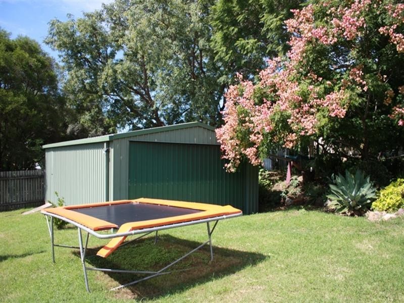 60 Dingyarra Street, Toogoolawah QLD 4313