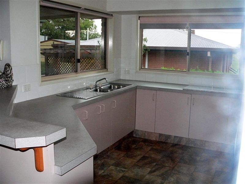 5 Victoria Street, Toogoolawah QLD 4313