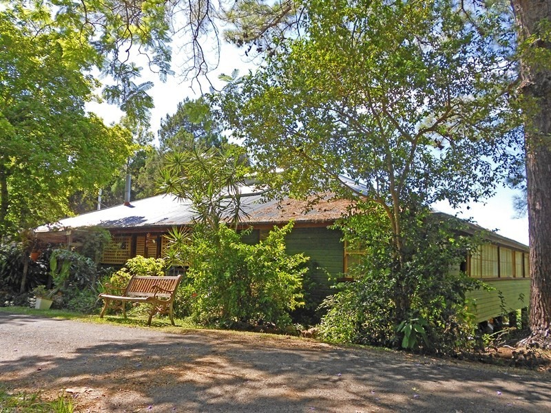 3 Fifth Avenue, Somerset Dam QLD 4312