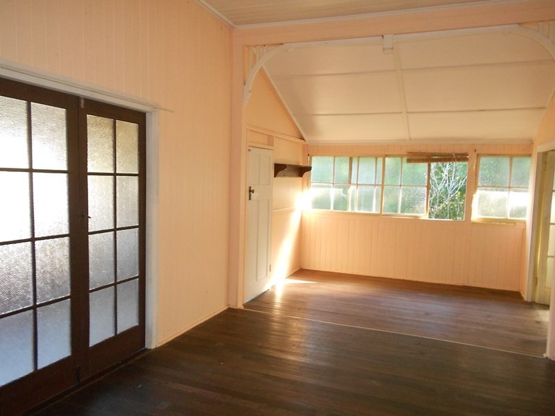 3 Fifth Avenue, Somerset Dam QLD 4312