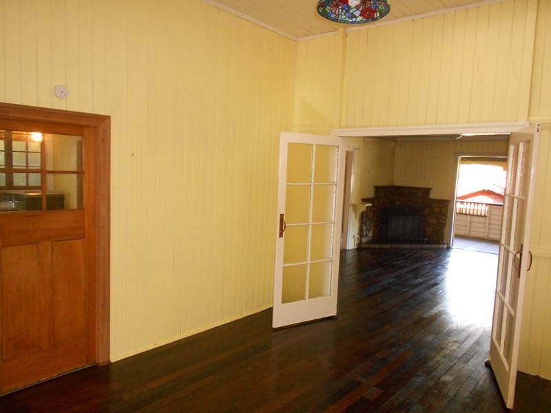 3 Fifth Avenue, Somerset Dam QLD 4312