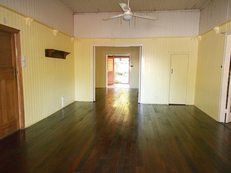 3 Fifth Avenue, Somerset Dam QLD 4312
