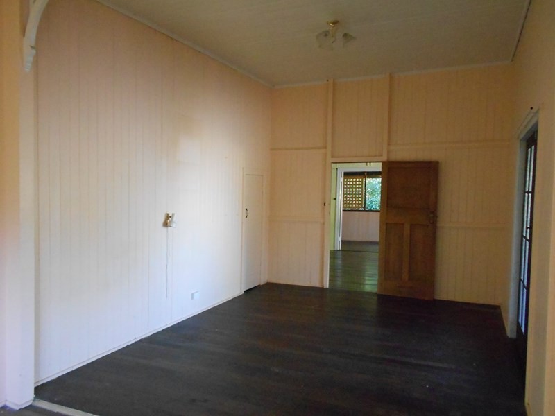 3 Fifth Avenue, Somerset Dam QLD 4312
