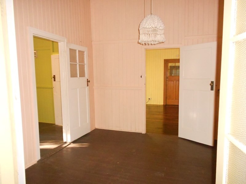 3 Fifth Avenue, Somerset Dam QLD 4312