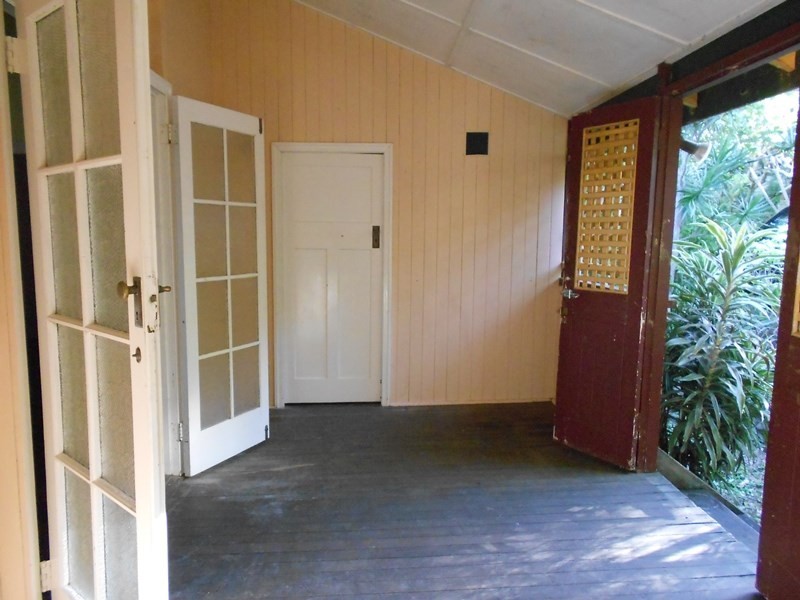 3 Fifth Avenue, Somerset Dam QLD 4312