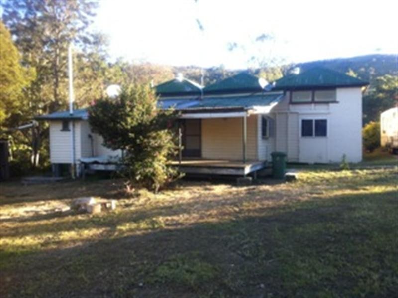 28-30 George Street, Linville QLD 4306
