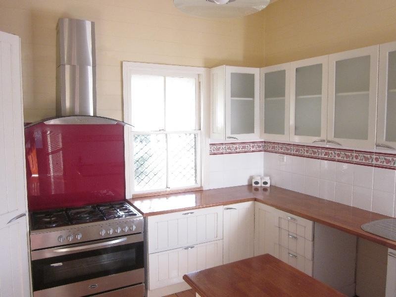 43 Bellambi Street, Toogoolawah QLD 4313