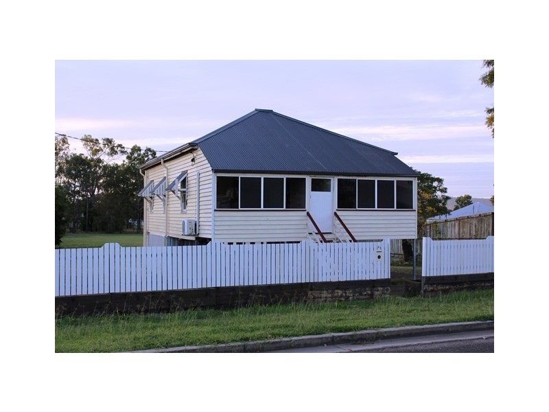21 Dingyarra Street, Toogoolawah QLD 4313