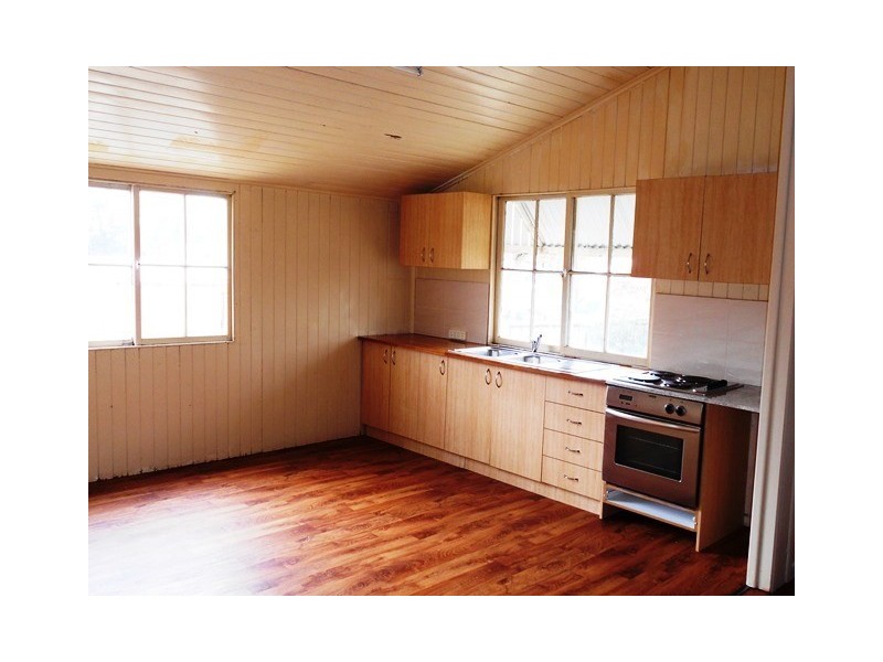21 Dingyarra Street, Toogoolawah QLD 4313