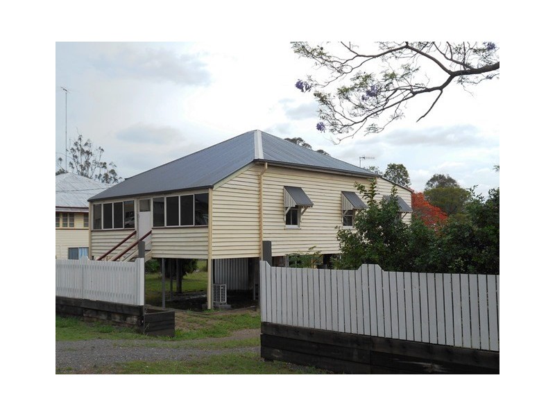 21 Dingyarra Street, Toogoolawah QLD 4313