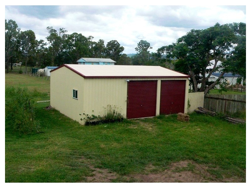 21 Dingyarra Street, Toogoolawah QLD 4313