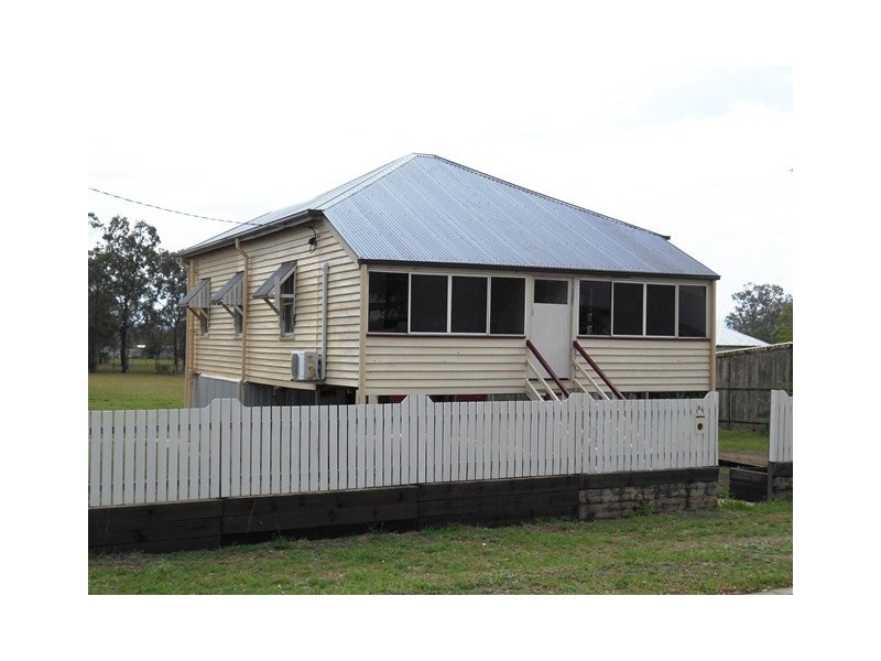 21 Dingyarra Street, Toogoolawah QLD 4313