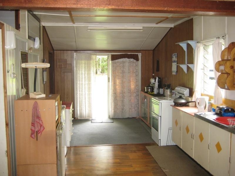 6 Jubilee Street, Somerset Dam QLD 4312