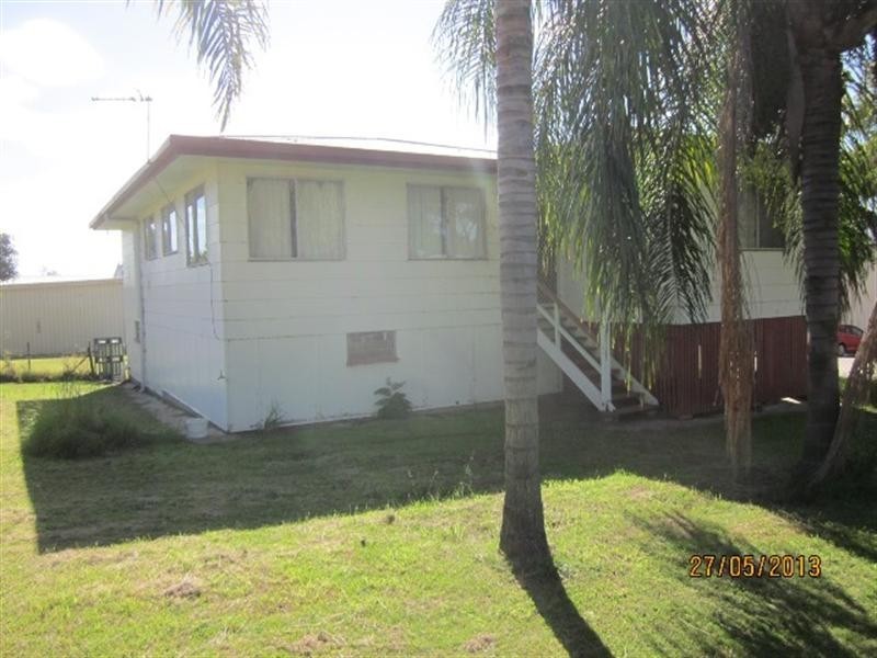 11 Dingyarra Street, Toogoolawah QLD 4313