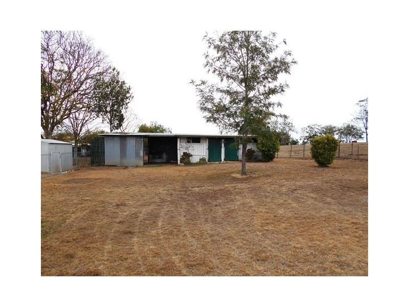 24 Bellambi Street, Toogoolawah QLD 4313