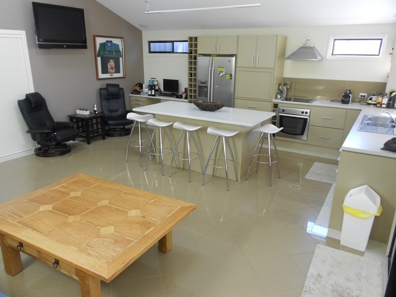 5 Fourth Avenue, Somerset Dam QLD 4312