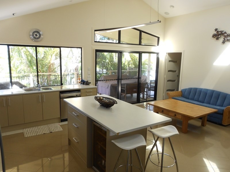 5 Fourth Avenue, Somerset Dam QLD 4312