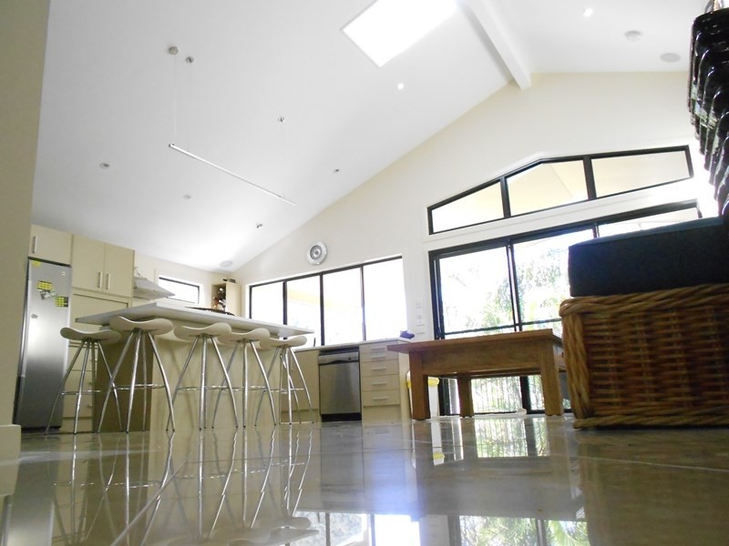 5 Fourth Avenue, Somerset Dam QLD 4312