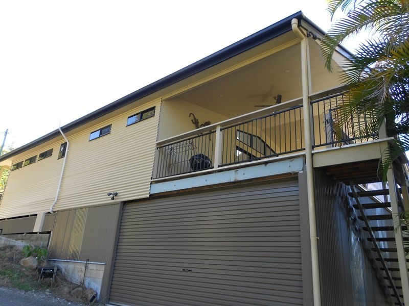 5 Fourth Avenue, Somerset Dam QLD 4312