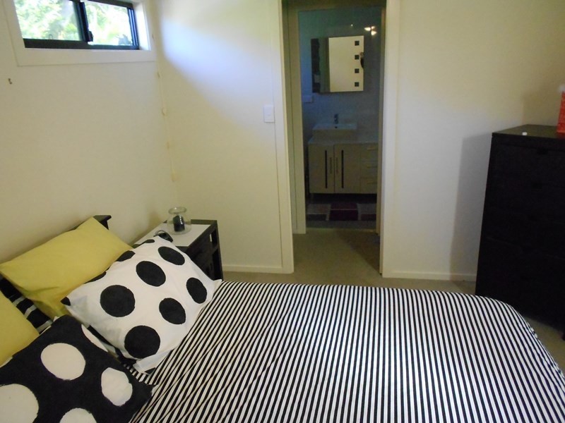 5 Fourth Avenue, Somerset Dam QLD 4312