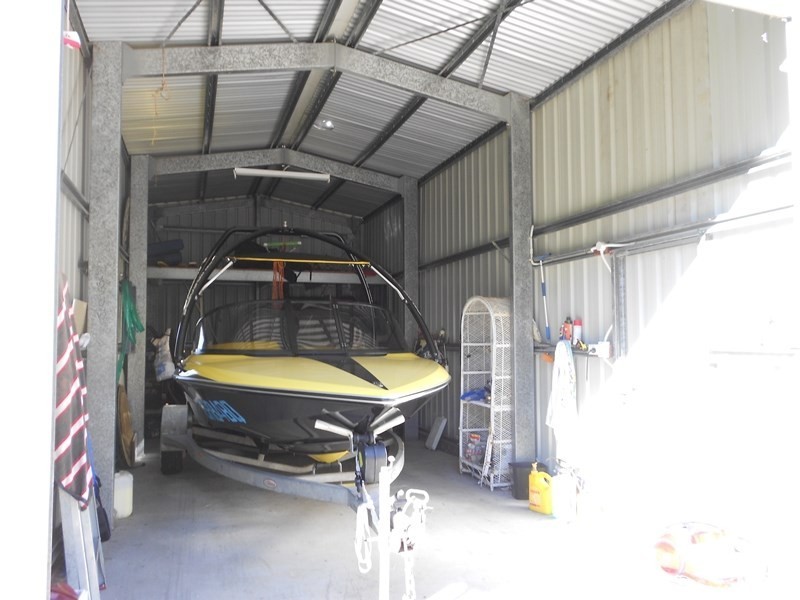 5 Fourth Avenue, Somerset Dam QLD 4312