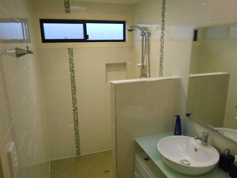 5 Fourth Avenue, Somerset Dam QLD 4312