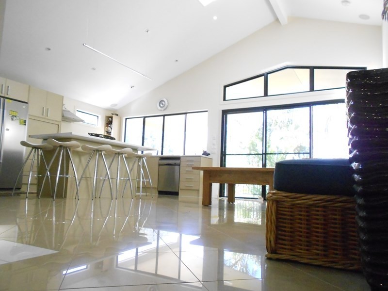 5 Fourth Avenue, Somerset Dam QLD 4312