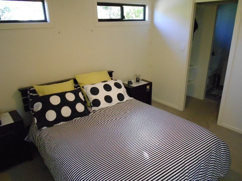 5 Fourth Avenue, Somerset Dam QLD 4312